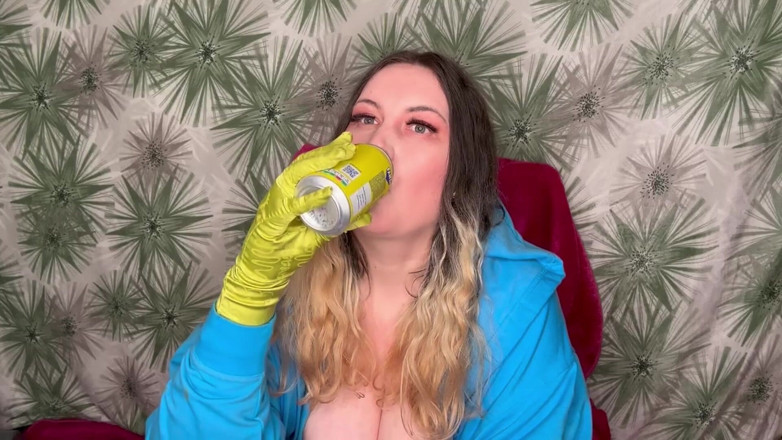 MissFFW: Bbw viene sborrata mentre ha più lattine di bibite