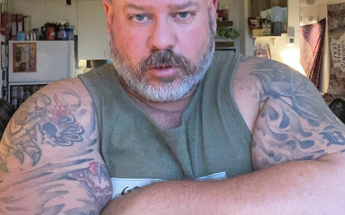 Hand-Free-Daddy-Chub: 海洋爱好者有最大的手免费射液