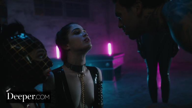 Deeper: Profundo. Joanna mostra a Evelyn que há muito mais
