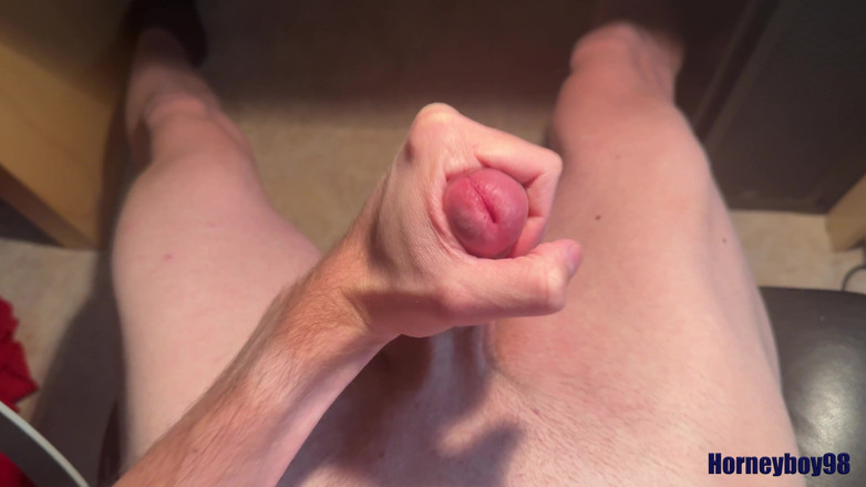 Horneyboy98: Twink på hemmakontoret wixar sin kuk och sprutar