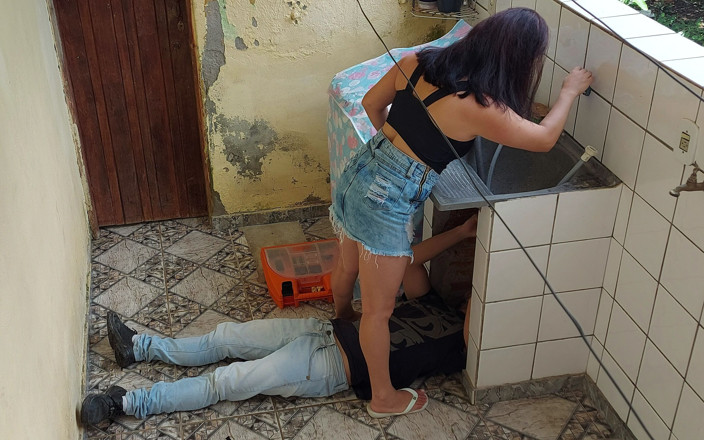 Kasallpimenta: Sexy manželka v domácnosti platí instalatérovi Poskakující péro