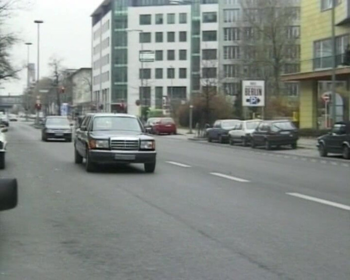 Deutsche Madchen: Cycata i napalona niemiecka milf Uzyskiwanie jej okrągłe cycki pokryte...