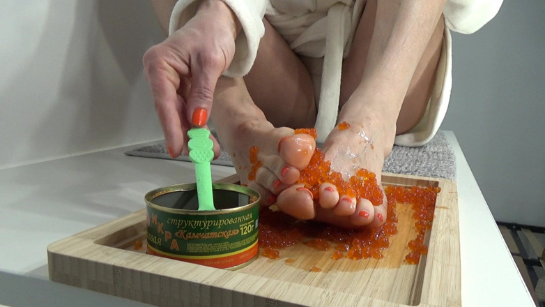 AnnaBUST: MILFs Arrugadas Con Caviar Rojo.