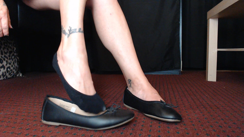 Abby Anna: Liner socks ballet hitam bermain kasut rata