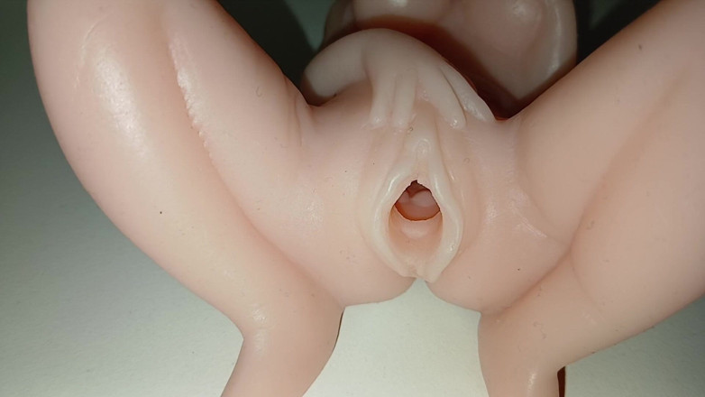 LunaDesire: ビッグフィンガーズに犯されるミニセックスドール
