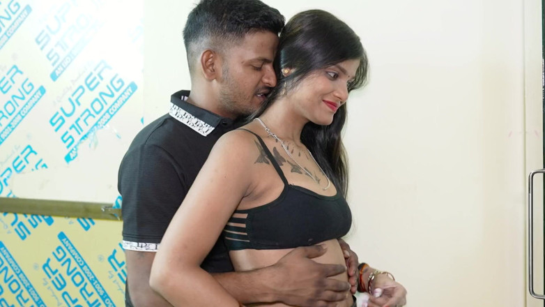 SEXPOSITION69: インドの妊娠中の妻の夫とのハードコアセックスヒンディー語オーディオ口に射精