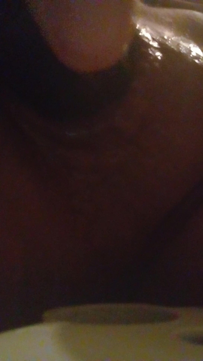 Steven loved ass: 我的大屁股发达的嘴唇吞下丁字裤