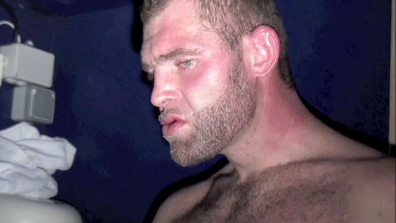 Crunch Boy: Vagabunda usada em sling por urso XXL pau