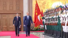 Thủ tướng Lê Minh Hưng chủ trì lễ đón chính thức Thủ tướng Ba Lan Donald Tusk