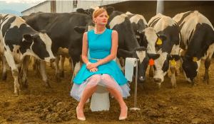 poo-pourri girl