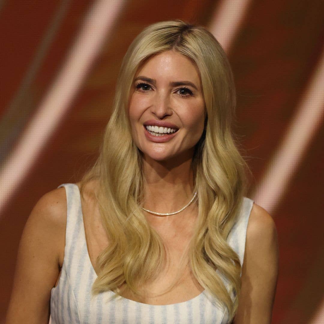 Ivanka Trump showcases toned abs in tropical holiday snap