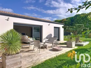 House at Ferrières (17170)