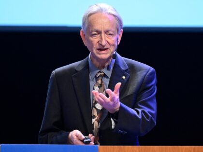 Godfather of AI predicts job losses