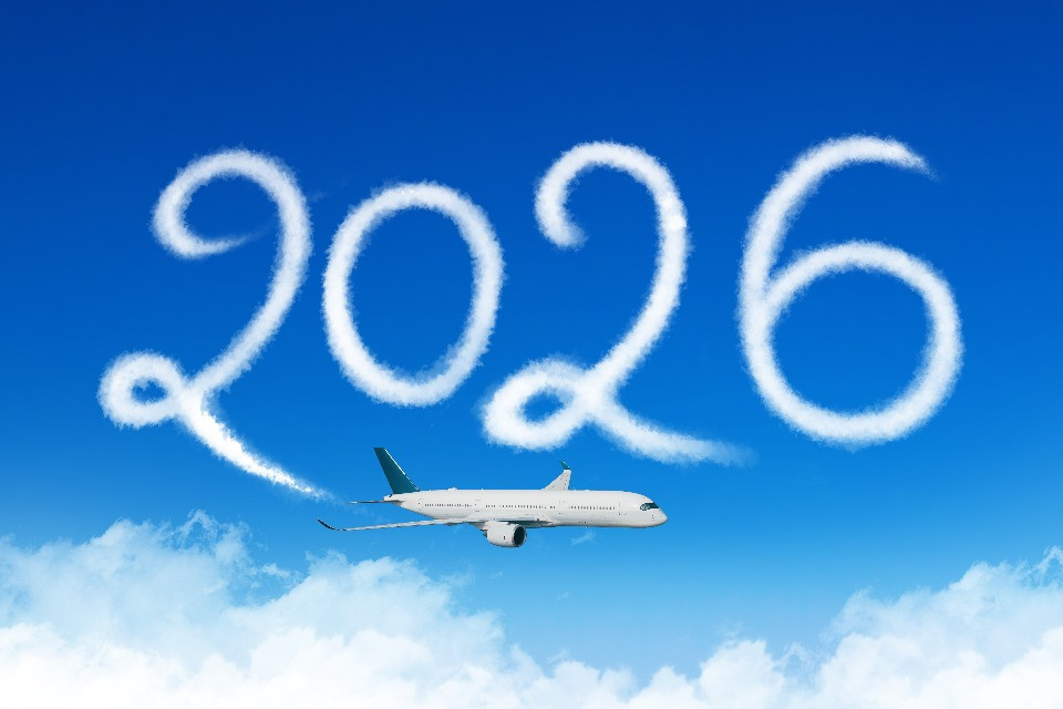 Un Capodanno non ti basta? Prendi l'aereo e brinda due volte