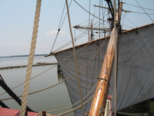 May2007JamestownShip3