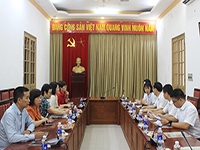 Délégation de la Bibliothèque de la région autonome Zhuang du Guangxi (Chine) en visite à la Bibliothèque nationale du Viet Nam