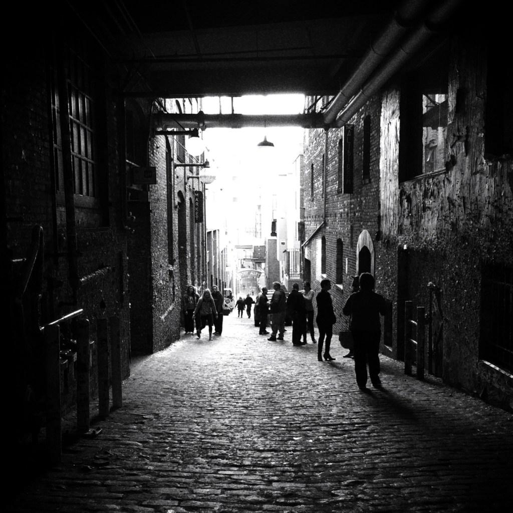 Phoneography and Non-SLR Digital Photo Challenge: Black & White (Post Alley)