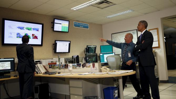 U.S. President Barack Obama visits the National Hurricane Center in Miami, Florida, May 28, 2015. REUTERS/Kevin Lamarque