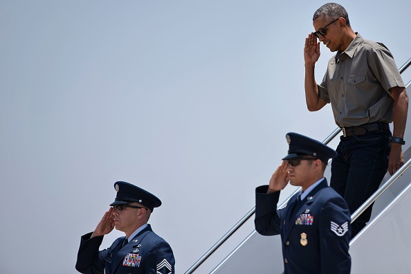 US President Barack Obama arrives at Roswell International Air Center June 17, 2016 in Roswell, New Mexico. / AFP / Brendan Smialowski (Photo credit should read BRENDAN SMIALOWSKI/AFP/Getty Images)