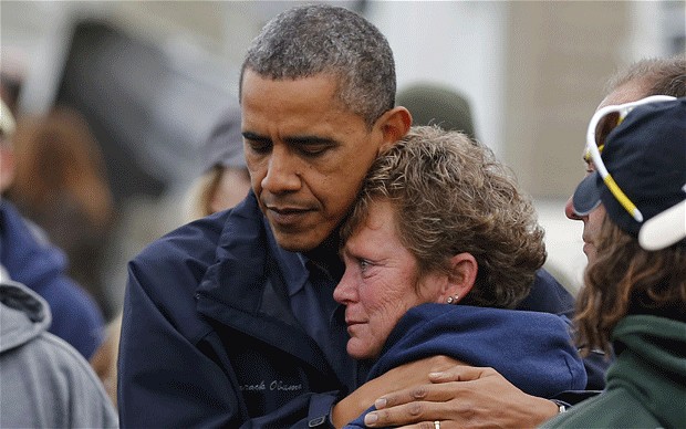 obama-hug_2385238b