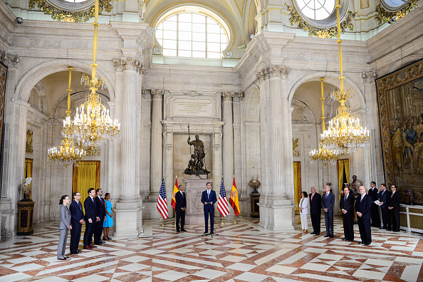 MADRID, SPAIN - JULY 10: King Felipe VI of Spain (R) receives US President Barack Obama (L) at The Royal Palace on July 10, 2016 in Madrid, Spain. President Obama arrived yesterday from the NATO summit in Warsaw and has reportedly had to shorten his first official visit to Spain after the Dallas shootings which killed five policemen on Thursday. (Photo by Borja B. Hojas - Pool/Getty Images)