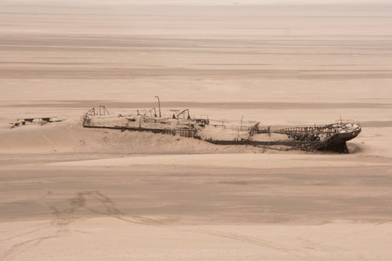 scenic_flight_swakopmund_namibia_coast_shipwreck_namib_desert_sand_dunes