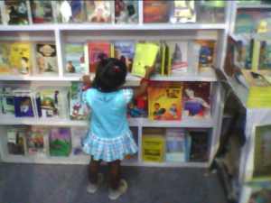 curious little readers @ tamilputhakalayam stall curious little readers @ tamilputhakalayam stall