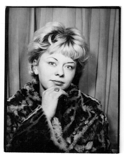 photoboothSerbiaLady1970s