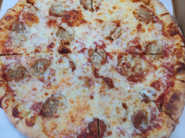 ThreeBrothersMeatballParmesanPizza