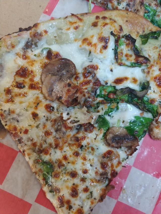 PizzaStudioTruffledMushroomSlice