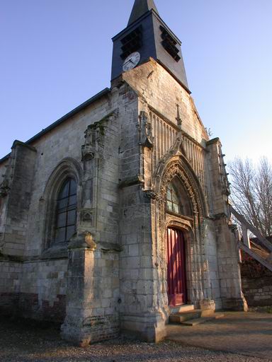 Façade ouest, vue du nord-ouest. Contreforts.