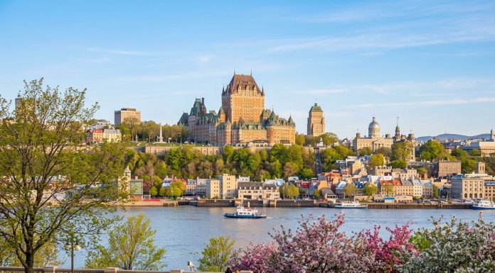 Défendre l’État laïque : comment le militantisme religieux grandissant met à l’épreuve les principes fondamentaux du Québec
