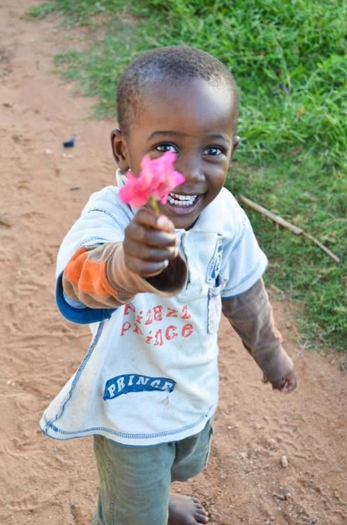 What a beautiful smile! Pure innocence ...... ᘡղbᘠ: