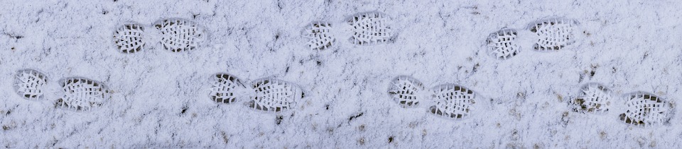 Cold weather: wear the right footwear - warm boots rated for the cold weather
