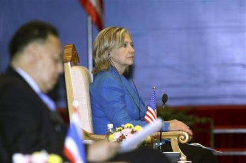 Hillary Rodham Clinton, Kasit Piromya