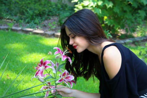 smelling flower ootd styledbysteph96