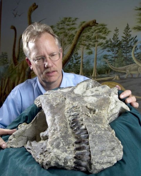 ScienceDaily-brooks-britt-with-abydosaurus