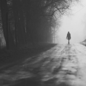 alone-black-and-white-girl-photography-Favim_com-319313