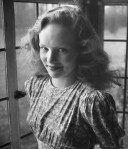 Peggy Cummins (1944) 3
