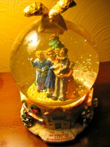 Snow globe of "It's A Wonderful Life" (all pictures by Marylin Warner)
