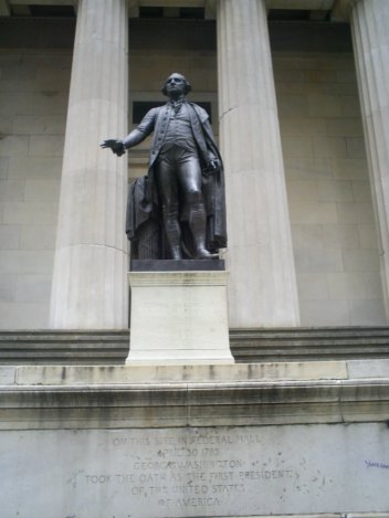 Institutional image, statue Image
