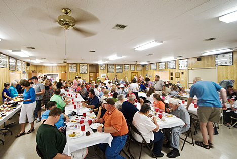 JOE_7647 catfish dinner in ida louisiana