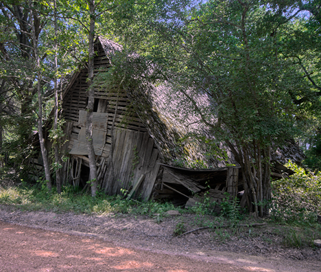 hdr-3705-3711-2-flat old crumbling barn