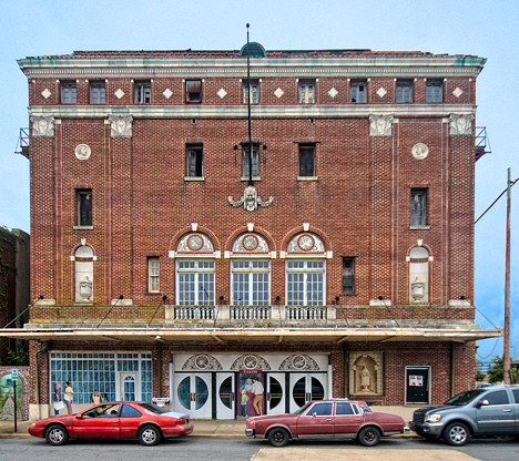 hdr-7276-7282 Saenger Theater Pine Bluff AR