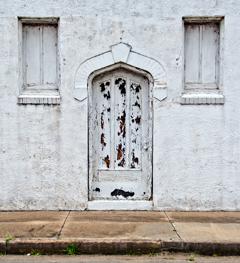 hdr-7374-7380 side entrance to Harlow Sanders Cotton Company