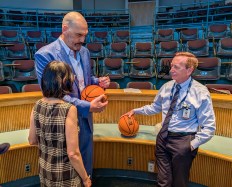 Scot Pollard Boston Celtics veteran and NBA champion Scot Pollard visited Yale School of Medicine on Monday to undergo advanced testing after his 2024 heart transplant. After a consultation and blood draw with YSM cardiologist Dr. Jennifer Kwan, Pollard spoke to a crowd of doctors and medical students about how advances in cardiovascular medicine saved his life – and the importance of continuing to fund and pursue heart research. (Contributed photos by Sean McCabe/Yale School of Medicine)