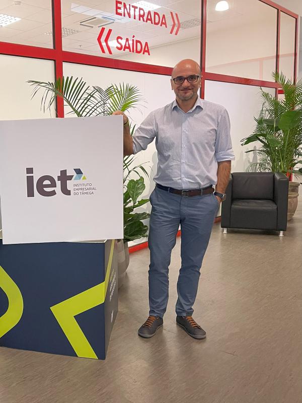>@IET