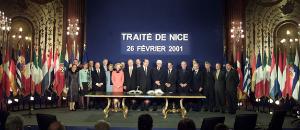 Fotografia de grupo.<br />Assinatura do Tratado de Nice, 26 de fevereiro de 2001