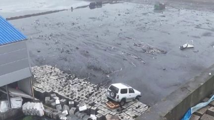 Risques de tsunami dans le Pacifique : l’alerte a partiellement été levée (France 2)