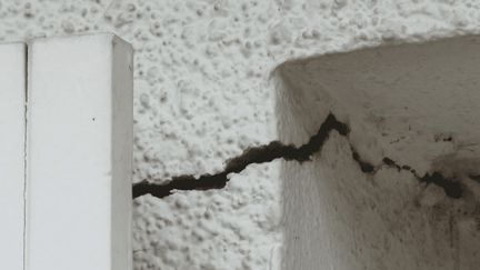 Maisons fissurées : de nouvelles aides pour les diagnostics et travaux (France 2)